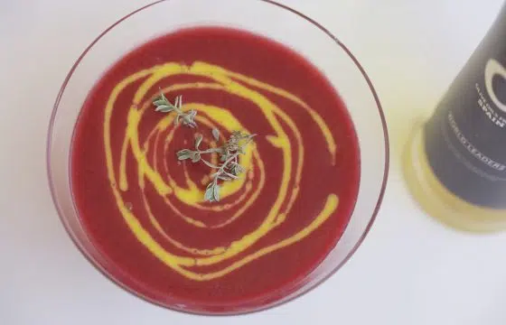 Gaspacho de betterave à la vinaigrette de mangue